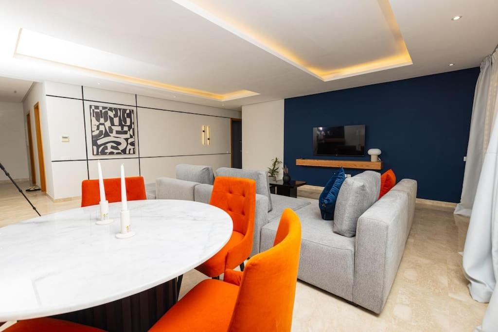 Апартаменти Modern 2Br Retreat In Marina Sale Luxury Living Hajja Екстер'єр фото