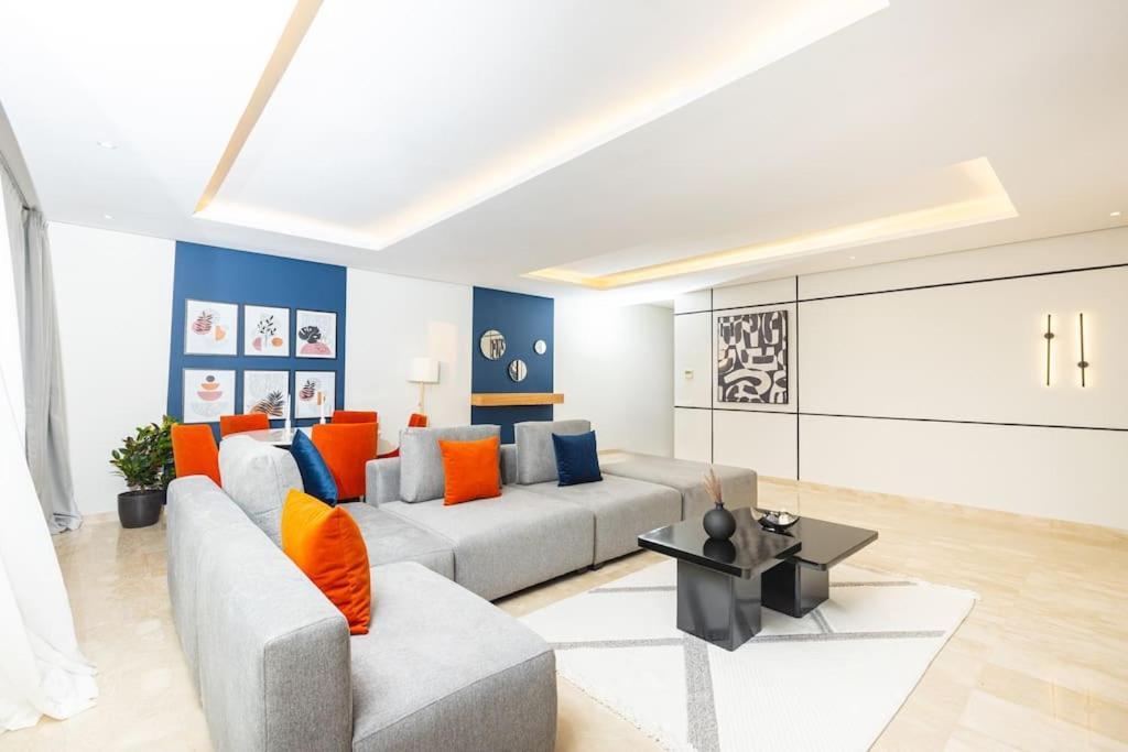 Апартаменти Modern 2Br Retreat In Marina Sale Luxury Living Hajja Екстер'єр фото